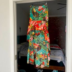 Long skirt. M but fits like a small.